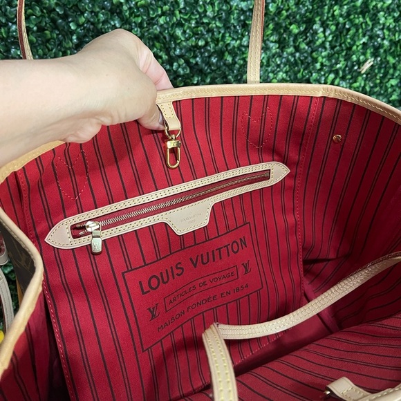 Never full MM monogram Tote Bag-Louis Vuitton. Comes with its box and dust bag. - Picture 4 of 10